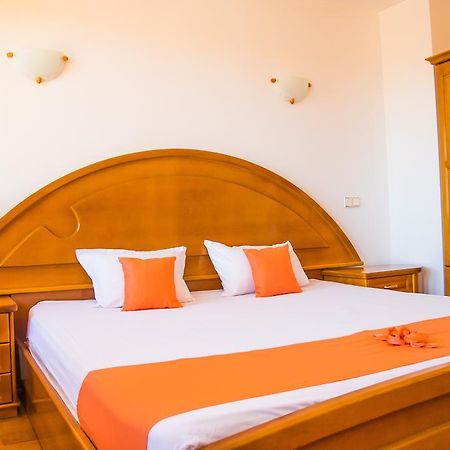 ارباناسي Family Hotel Elegance الغرفة الصورة