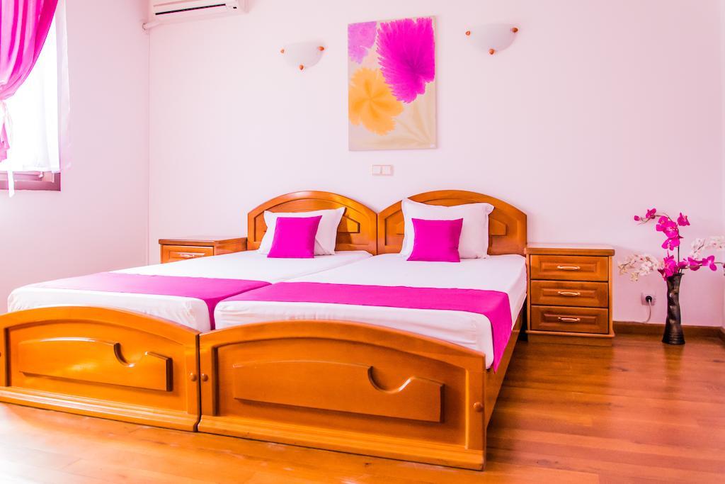 ارباناسي Family Hotel Elegance الغرفة الصورة