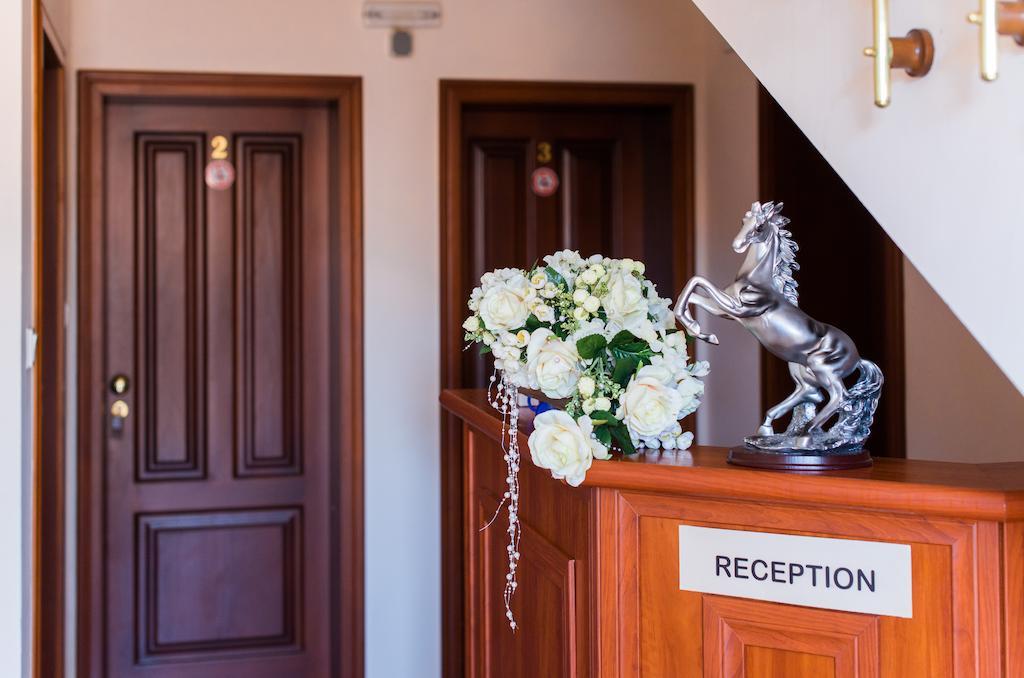ارباناسي Family Hotel Elegance المظهر الخارجي الصورة