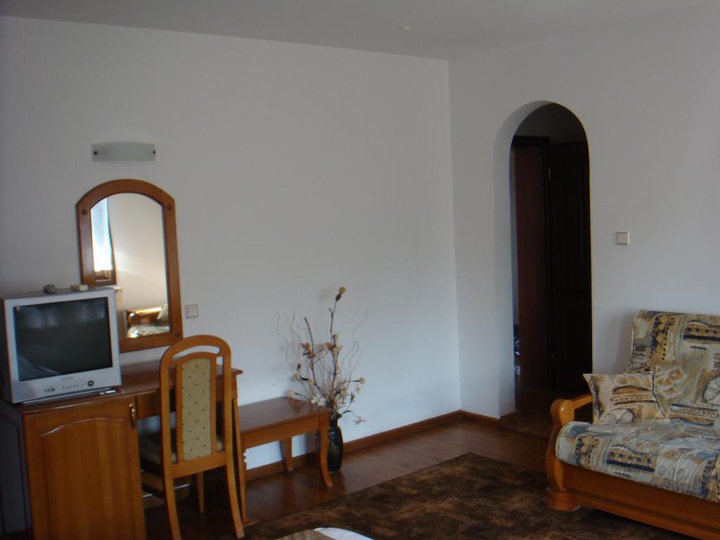 ارباناسي Family Hotel Elegance الغرفة الصورة